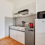 Simplistic In With Garden Tatil Evi *