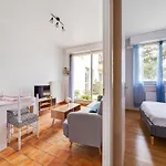 Tatil Evi Simplistic In With Garden