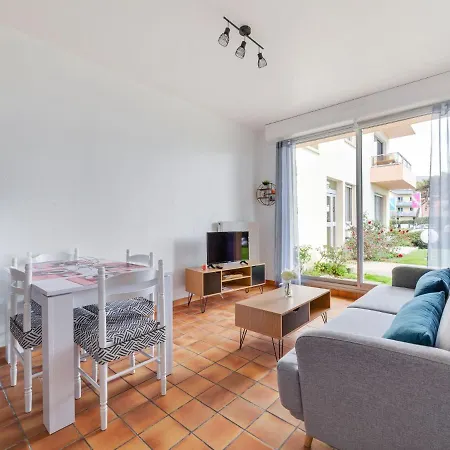 Simplistic In With Garden * Grandcamp-Maisy