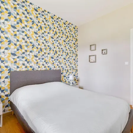 Simplistic In With Garden Holiday home Grandcamp-Maisy
