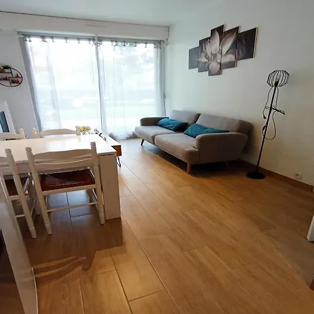 Simplistic In With Garden Semesterbostad