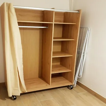 Semesterbostad Simplistic In With Garden Grandcamp-Maisy