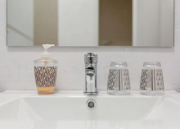 Simplistic In With Garden Semesterbostad Grandcamp-Maisy