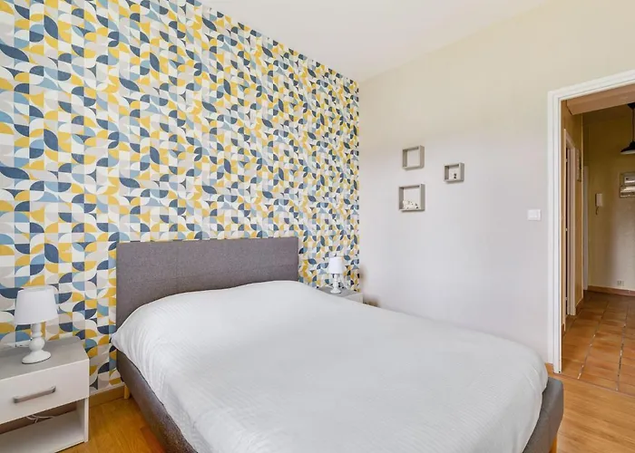 Simplistic In With Garden Semesterbostad Grandcamp-Maisy