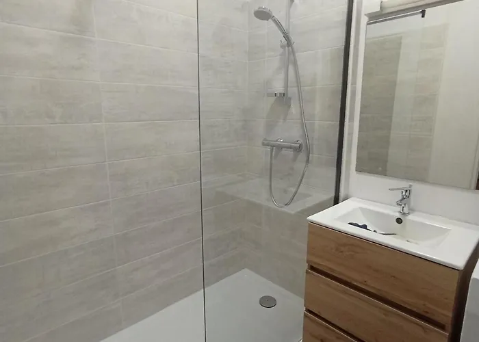 Simplistic In With Garden Grandcamp-Maisy