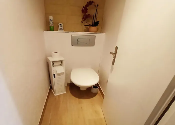 Simplistic In With Garden Grandcamp-Maisy