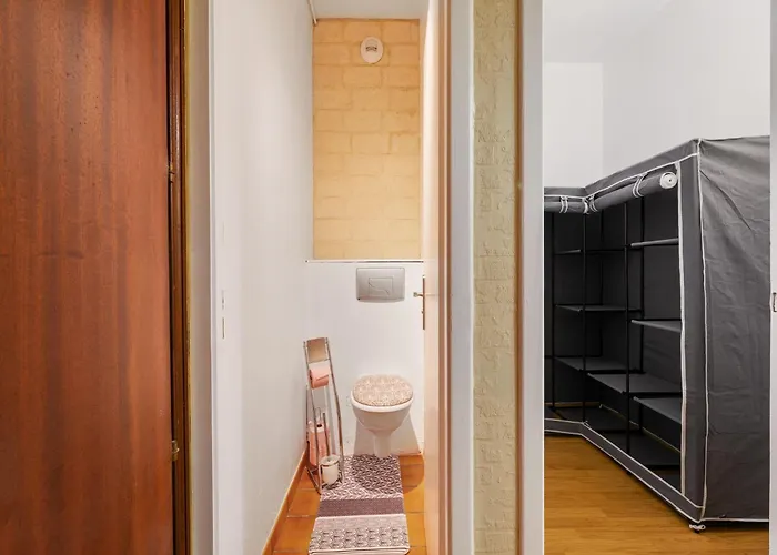 Semesterbostad Simplistic In With Garden *